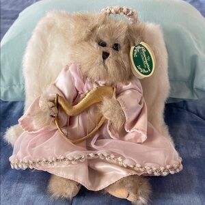 Bernadette Bear from the Berrington collection, like new, excellent condition